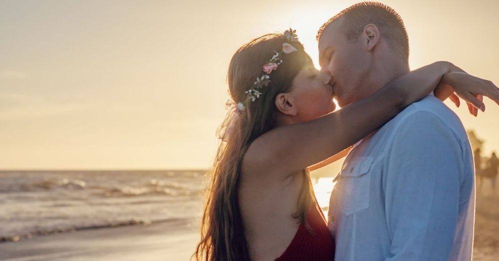 किस करने के फायदे | Benefits of Kissing in Hindi ~ Man Matters